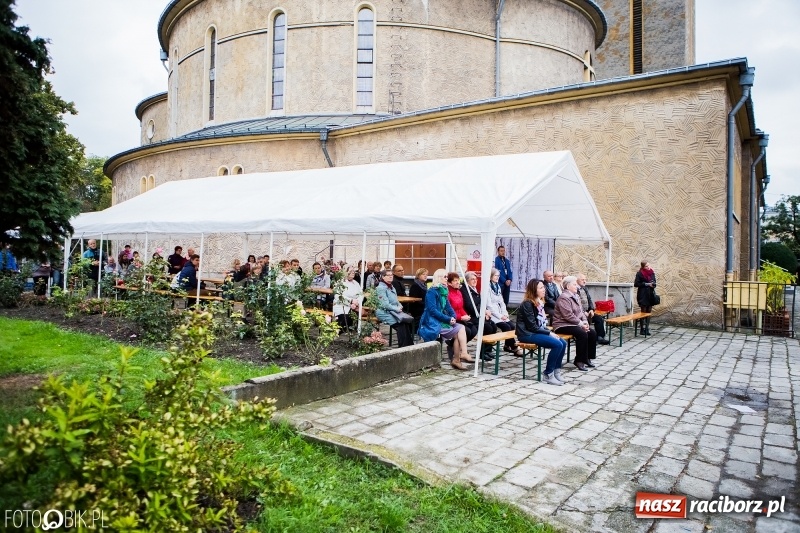 Zdjęcie w galerii na portalu naszraciborz.pl: Młodzi dla Kamerunu, czyli V Spotkanie z Afryką wiadomości z regionu