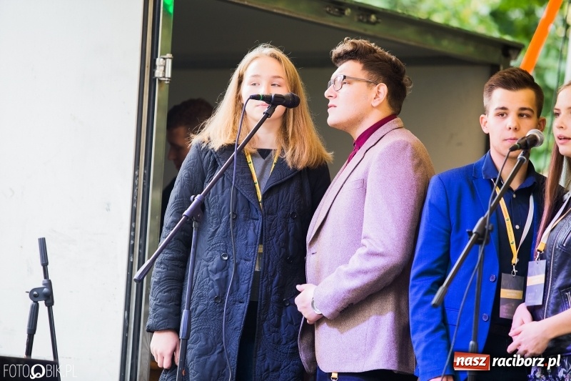 Zdjęcie w galerii na portalu naszraciborz.pl: Młodzi dla Kamerunu, czyli V Spotkanie z Afryką wiadomości z regionu