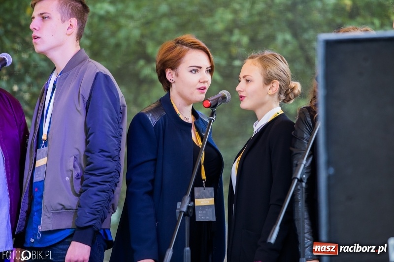 Zdjęcie w galerii na portalu naszraciborz.pl: Młodzi dla Kamerunu, czyli V Spotkanie z Afryką wiadomości z regionu