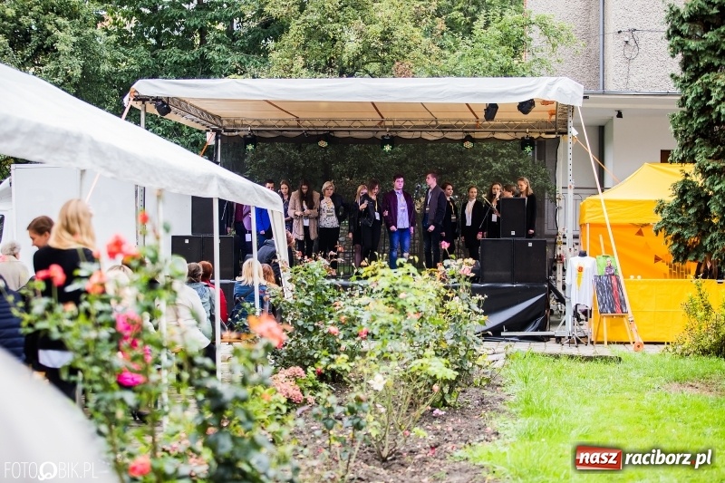 Zdjęcie w galerii na portalu naszraciborz.pl: Młodzi dla Kamerunu, czyli V Spotkanie z Afryką wiadomości z regionu