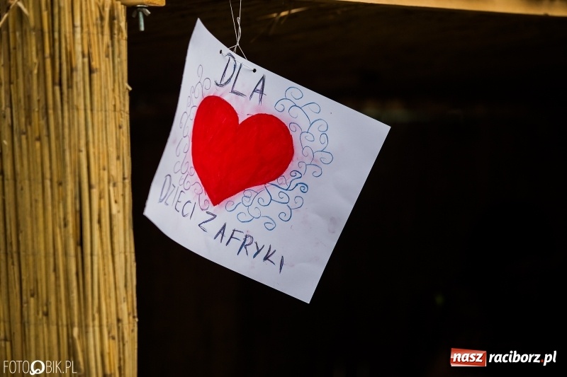 Zdjęcie w galerii na portalu naszraciborz.pl: Młodzi dla Kamerunu, czyli V Spotkanie z Afryką wiadomości z regionu