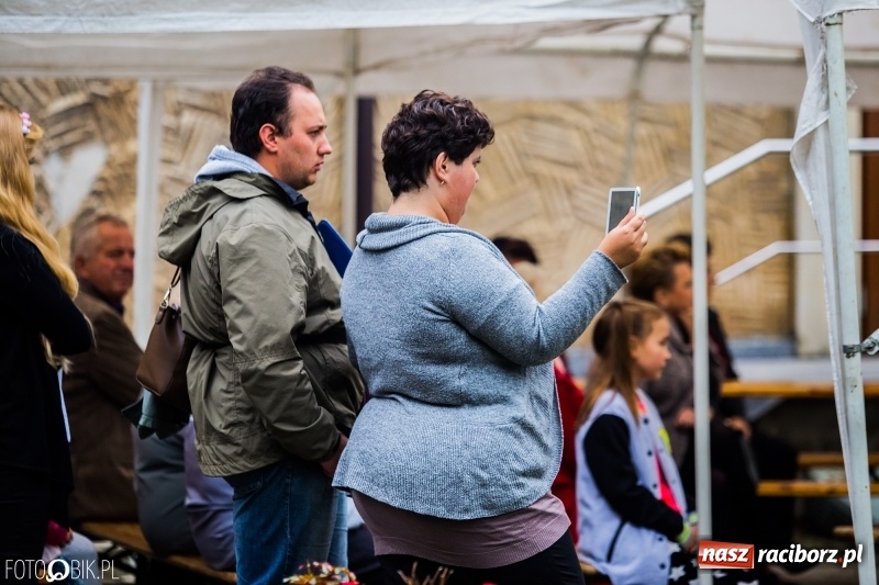 Zdjęcie w galerii na portalu naszraciborz.pl: Młodzi dla Kamerunu, czyli V Spotkanie z Afryką wiadomości z regionu