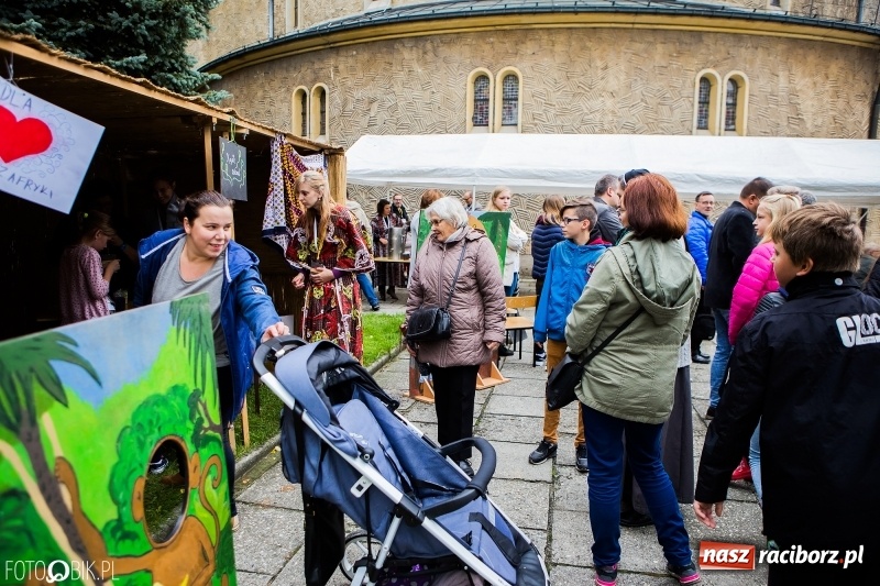 Zdjęcie w galerii na portalu naszraciborz.pl: Młodzi dla Kamerunu, czyli V Spotkanie z Afryką wiadomości z regionu