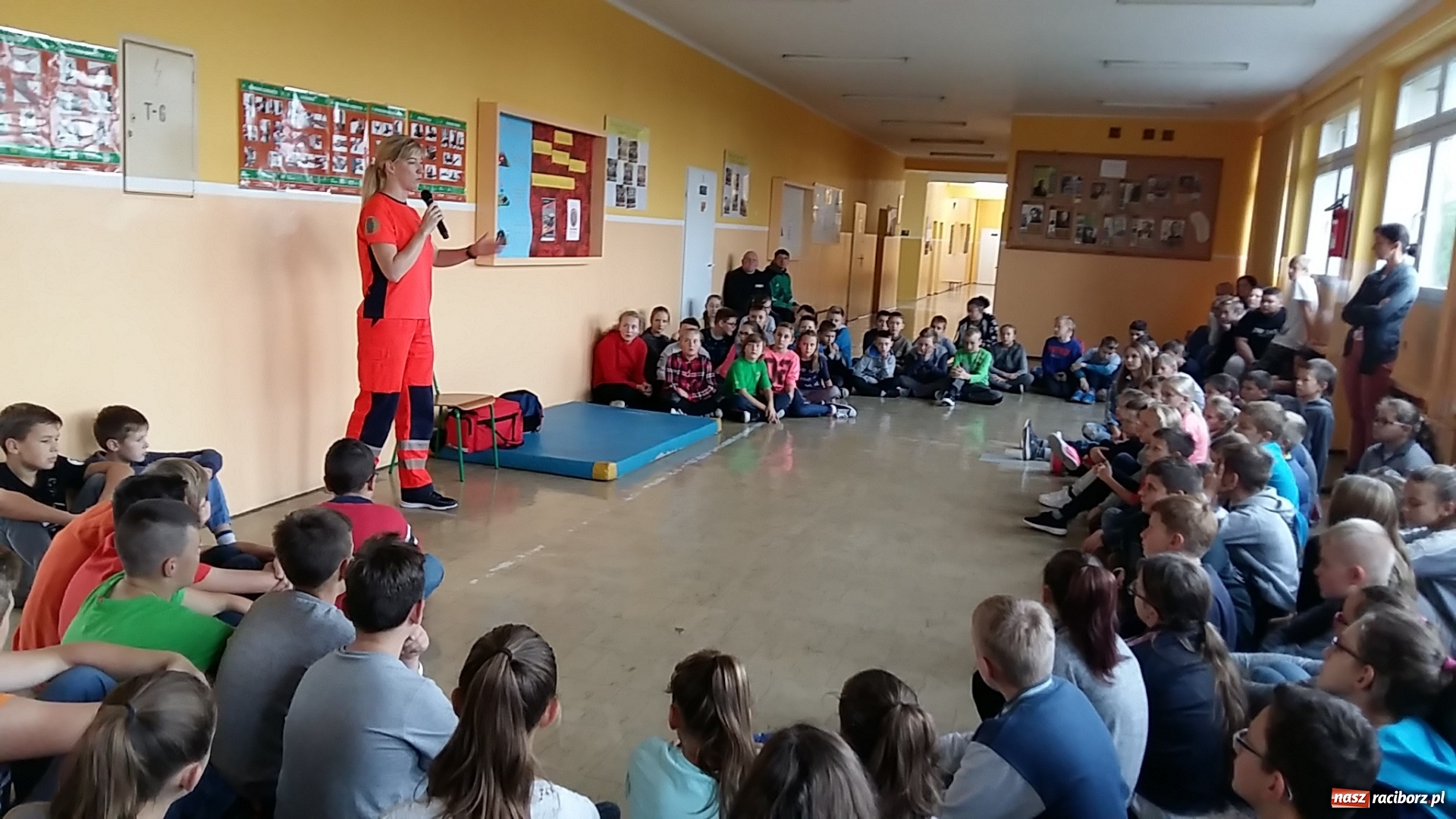 Zdjęcie w galerii na portalu naszraciborz.pl: Akcja EDWARD w Szkole Podstawowej w Krzanowicach wiadomości z regionu
