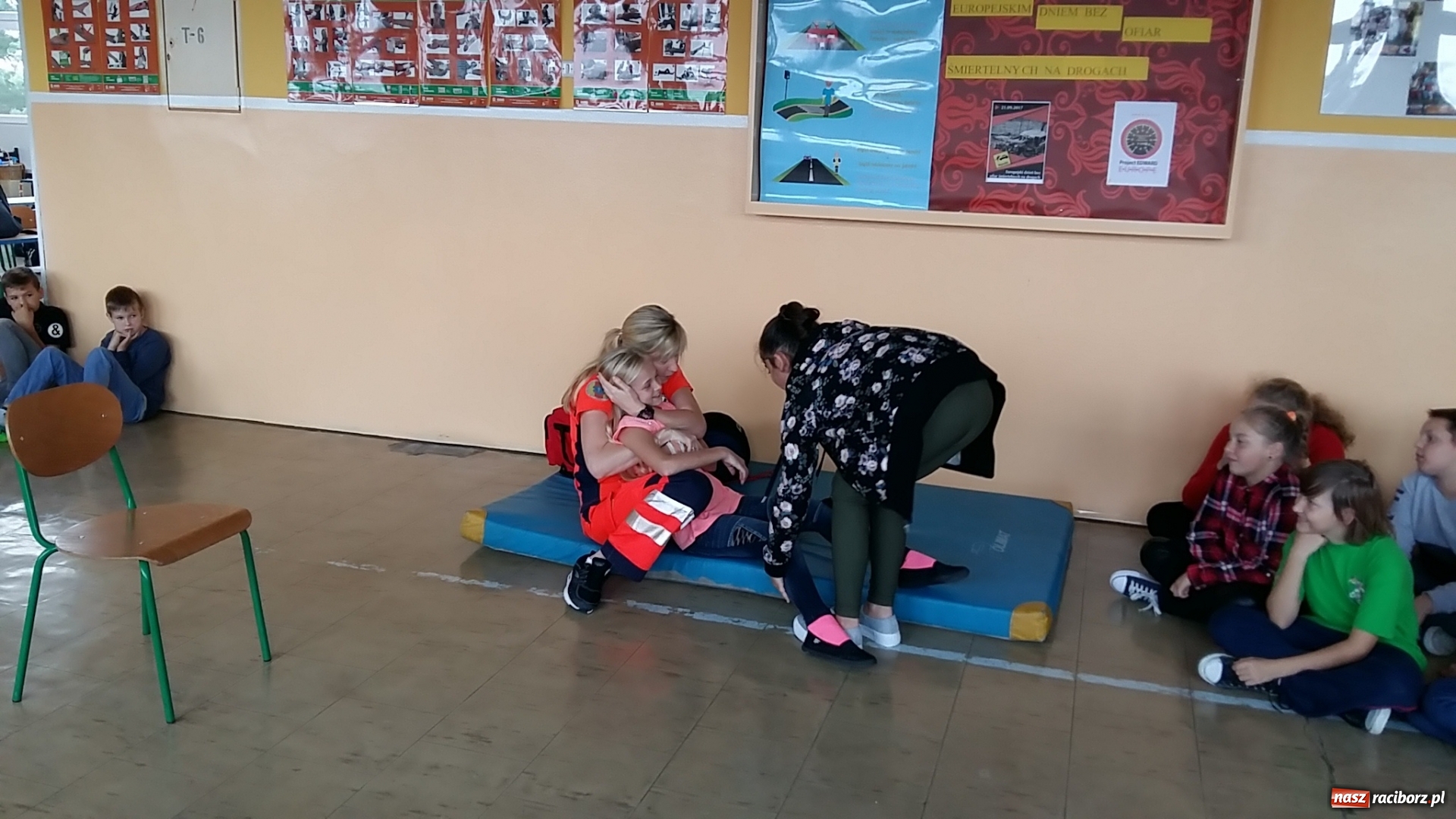 Zdjęcie w galerii na portalu naszraciborz.pl: Akcja EDWARD w Szkole Podstawowej w Krzanowicach wiadomości z regionu