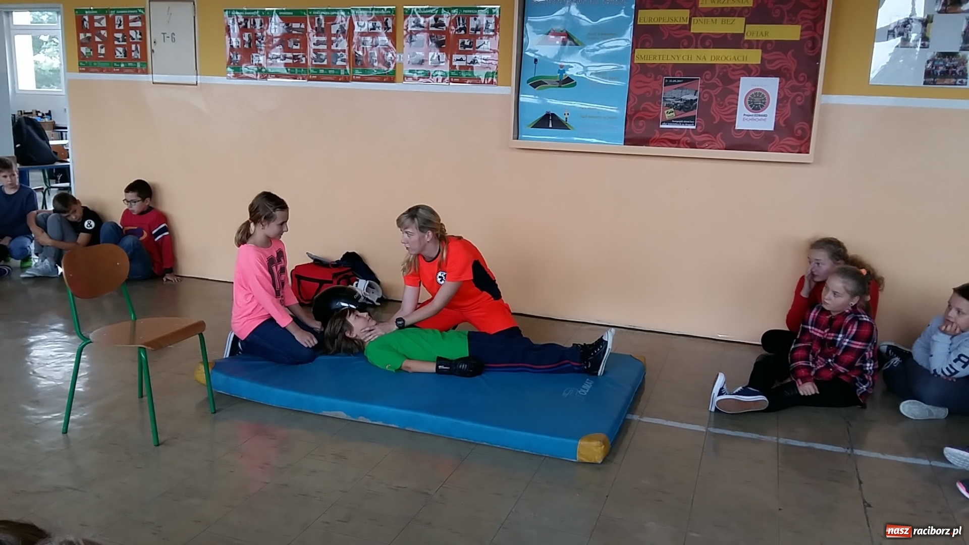 Zdjęcie w galerii na portalu naszraciborz.pl: Akcja EDWARD w Szkole Podstawowej w Krzanowicach wiadomości z regionu