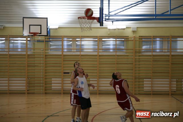 Zdjęcie w galerii na portalu naszraciborz.pl: Koszykarska niedziela wiadomości z regionu