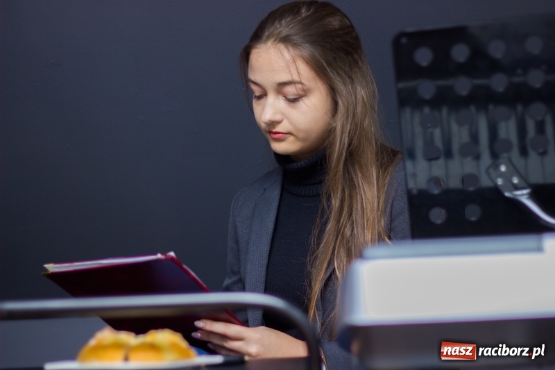 Zdjęcie w galerii na portalu naszraciborz.pl: Poddasze z głową, czyli chwila refleksji przed odlotem  wiadomości z regionu