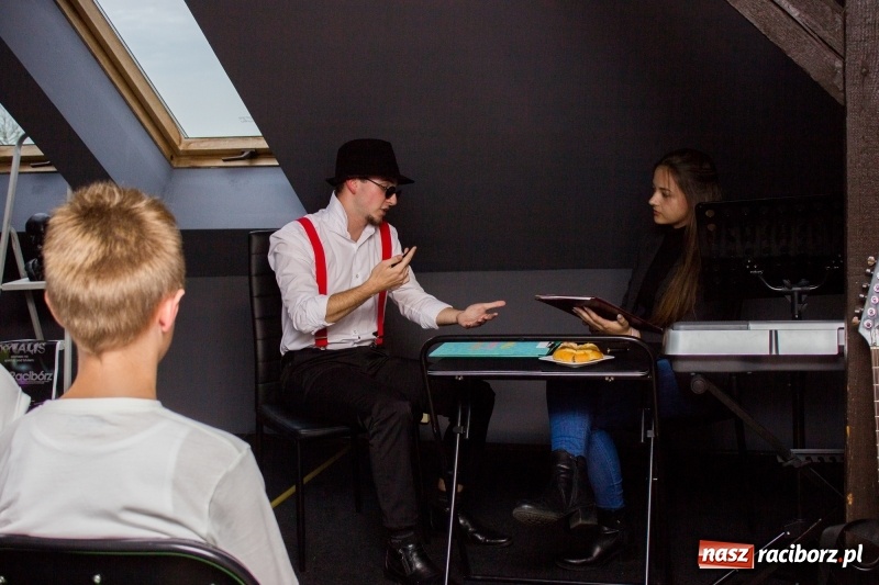 Zdjęcie w galerii na portalu naszraciborz.pl: Poddasze z głową, czyli chwila refleksji przed odlotem  wiadomości z regionu