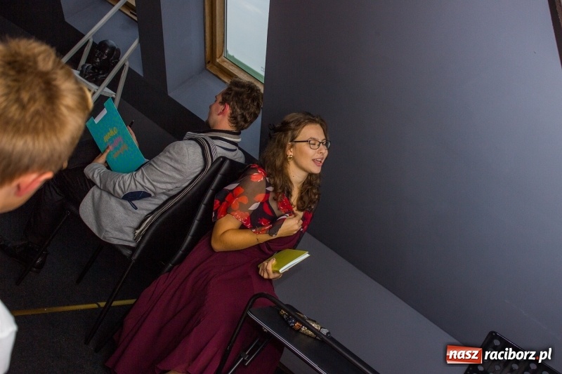 Zdjęcie w galerii na portalu naszraciborz.pl: Poddasze z głową, czyli chwila refleksji przed odlotem  wiadomości z regionu