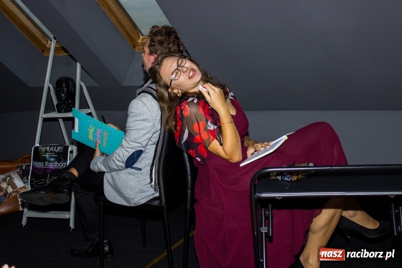 Zdjęcie w galerii na portalu naszraciborz.pl: Poddasze z głową, czyli chwila refleksji przed odlotem  wiadomości z regionu