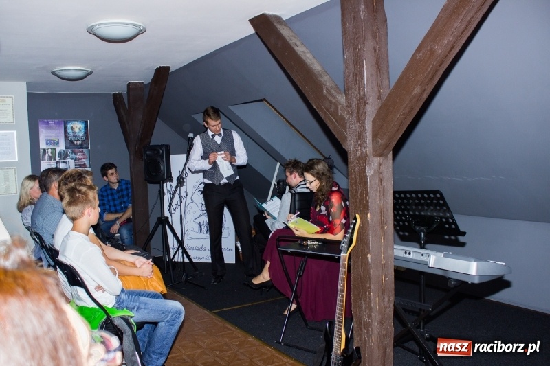 Zdjęcie w galerii na portalu naszraciborz.pl: Poddasze z głową, czyli chwila refleksji przed odlotem  wiadomości z regionu