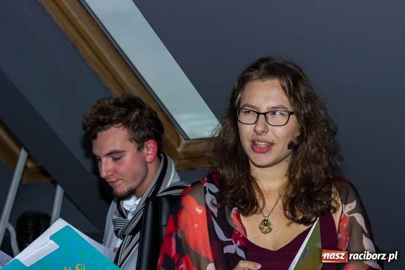 Zdjęcie w galerii na portalu naszraciborz.pl: Poddasze z głową, czyli chwila refleksji przed odlotem  wiadomości z regionu