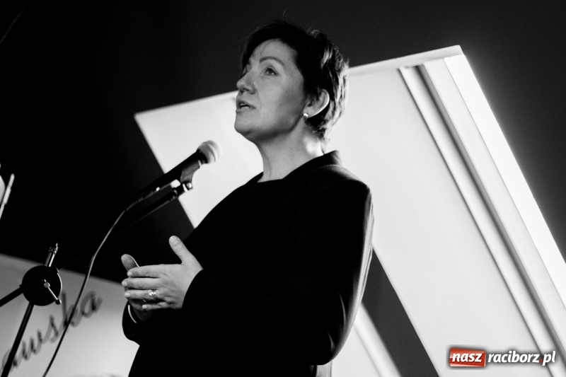 Zdjęcie w galerii na portalu naszraciborz.pl: Poddasze z głową, czyli chwila refleksji przed odlotem  wiadomości z regionu