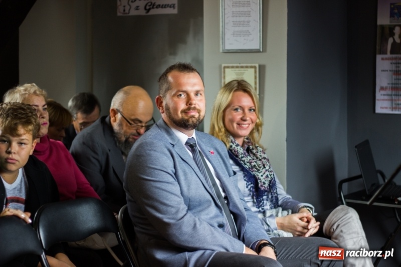 Zdjęcie w galerii na portalu naszraciborz.pl: Poddasze z głową, czyli chwila refleksji przed odlotem  wiadomości z regionu