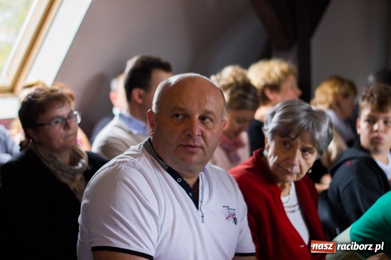 Zdjęcie w galerii na portalu naszraciborz.pl: Poddasze z głową, czyli chwila refleksji przed odlotem  wiadomości z regionu