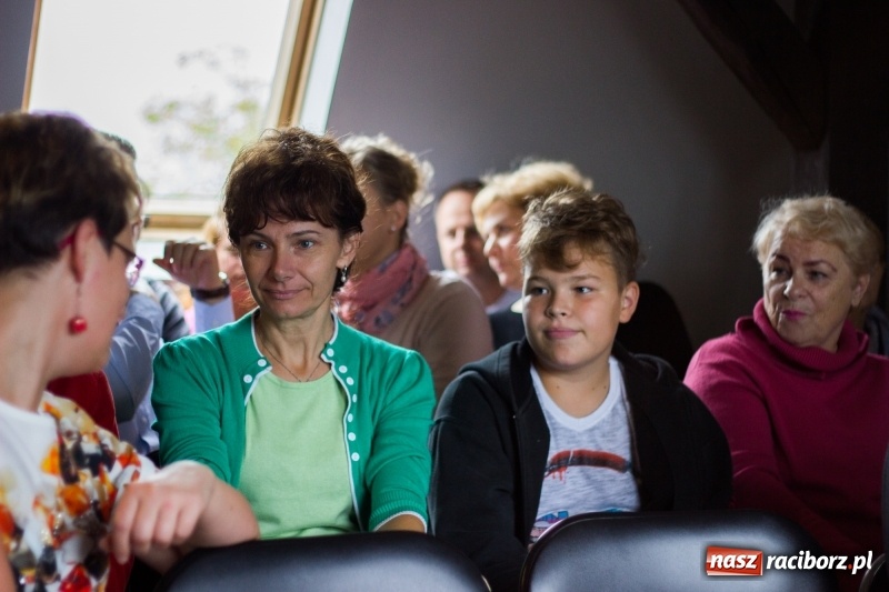 Zdjęcie w galerii na portalu naszraciborz.pl: Poddasze z głową, czyli chwila refleksji przed odlotem  wiadomości z regionu