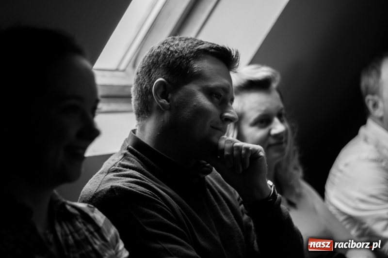 Zdjęcie w galerii na portalu naszraciborz.pl: Poddasze z głową, czyli chwila refleksji przed odlotem  wiadomości z regionu