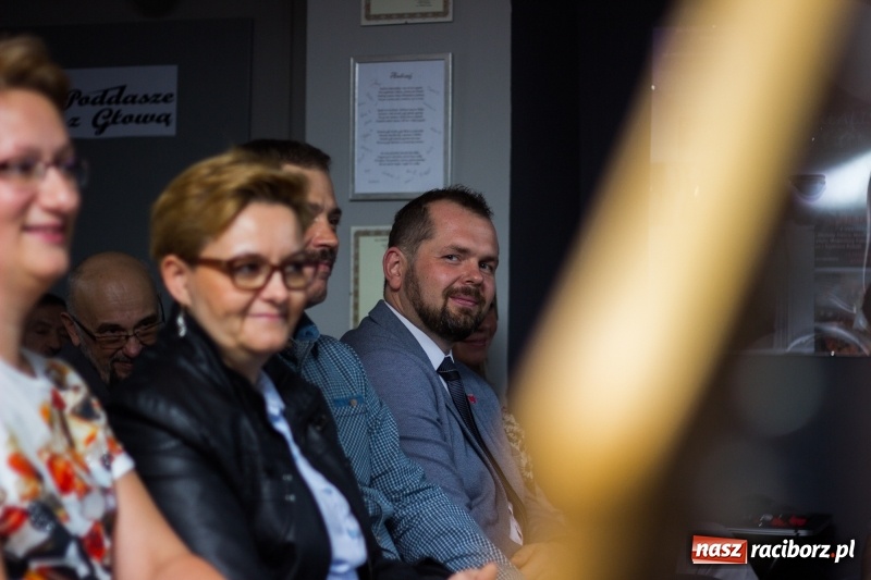 Zdjęcie w galerii na portalu naszraciborz.pl: Poddasze z głową, czyli chwila refleksji przed odlotem  wiadomości z regionu