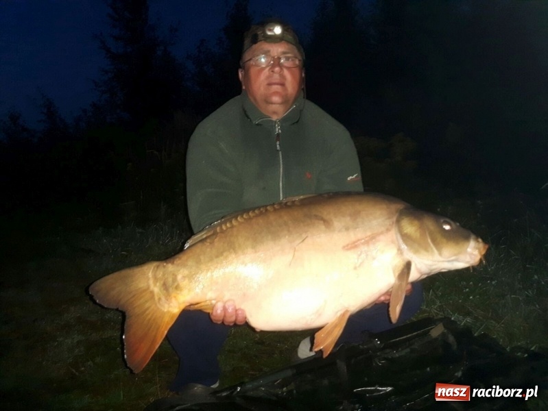 Zdjęcie w galerii na portalu naszraciborz.pl: Taaaka ryba na jesiennych zawodach na Babiczoku wiadomości z regionu