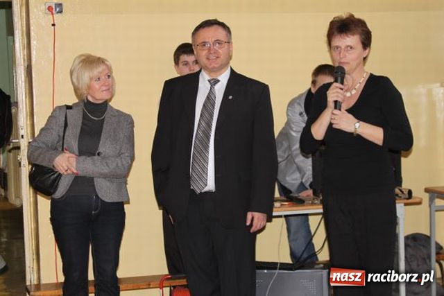 Zdjęcie w galerii na portalu naszraciborz.pl: Oświatowy ping-pong w G5 wiadomości z regionu