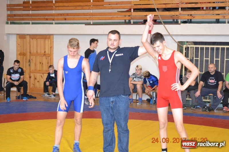 Zdjęcie w galerii na portalu naszraciborz.pl: Udany start młodzików Unii w Namysłowie wiadomości z regionu