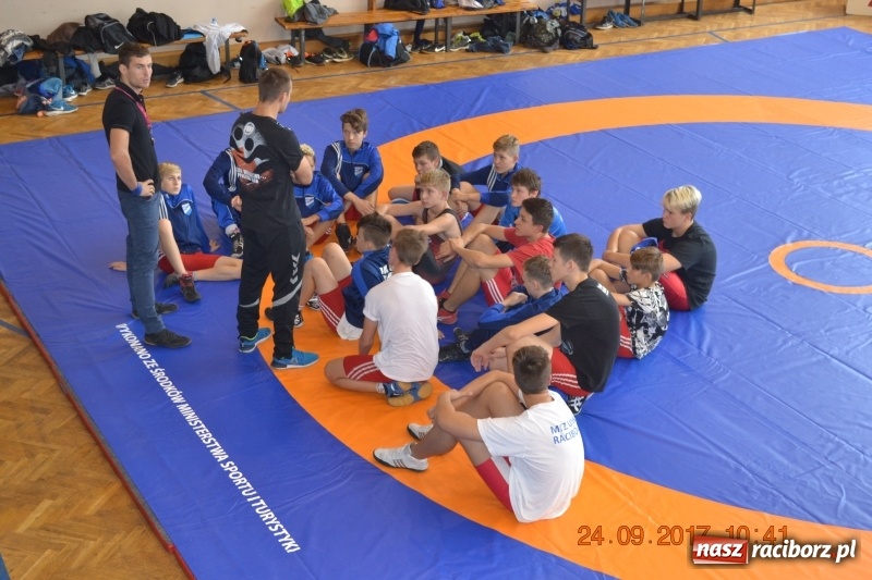 Zdjęcie w galerii na portalu naszraciborz.pl: Udany start młodzików Unii w Namysłowie wiadomości z regionu