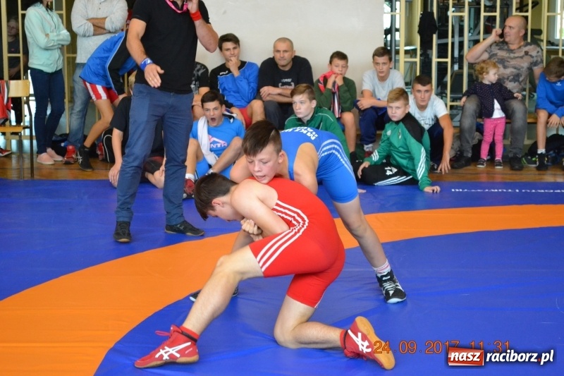 Zdjęcie w galerii na portalu naszraciborz.pl: Udany start młodzików Unii w Namysłowie wiadomości z regionu