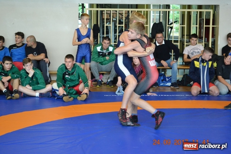 Zdjęcie w galerii na portalu naszraciborz.pl: Udany start młodzików Unii w Namysłowie wiadomości z regionu