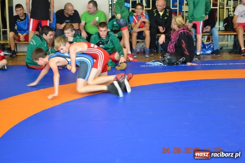 Zdjęcie w galerii na portalu naszraciborz.pl: Udany start młodzików Unii w Namysłowie wiadomości z regionu