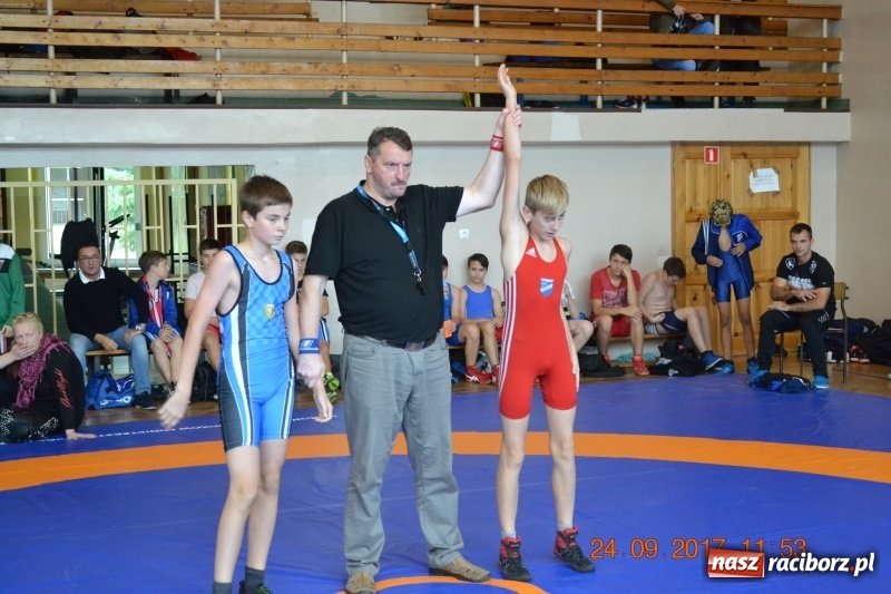 Zdjęcie w galerii na portalu naszraciborz.pl: Udany start młodzików Unii w Namysłowie wiadomości z regionu