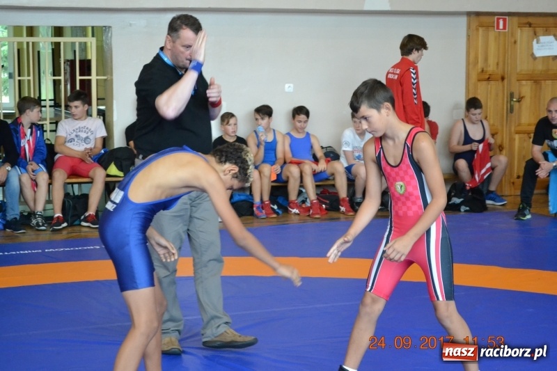 Zdjęcie w galerii na portalu naszraciborz.pl: Udany start młodzików Unii w Namysłowie wiadomości z regionu