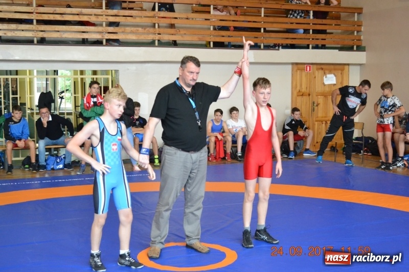 Zdjęcie w galerii na portalu naszraciborz.pl: Udany start młodzików Unii w Namysłowie wiadomości z regionu