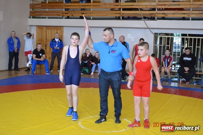 Zdjęcie w galerii na portalu naszraciborz.pl: Udany start młodzików Unii w Namysłowie wiadomości z regionu