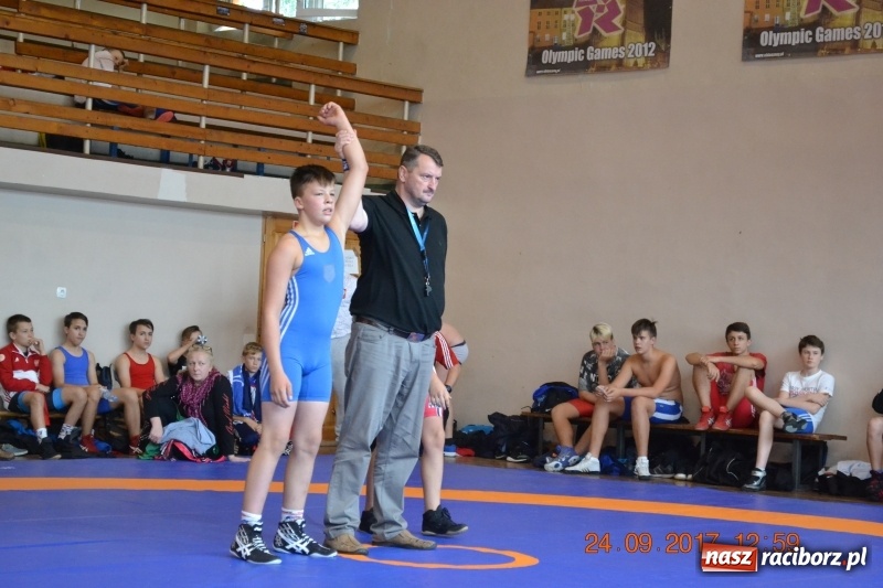 Zdjęcie w galerii na portalu naszraciborz.pl: Udany start młodzików Unii w Namysłowie wiadomości z regionu