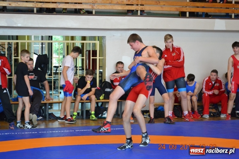 Zdjęcie w galerii na portalu naszraciborz.pl: Udany start młodzików Unii w Namysłowie wiadomości z regionu