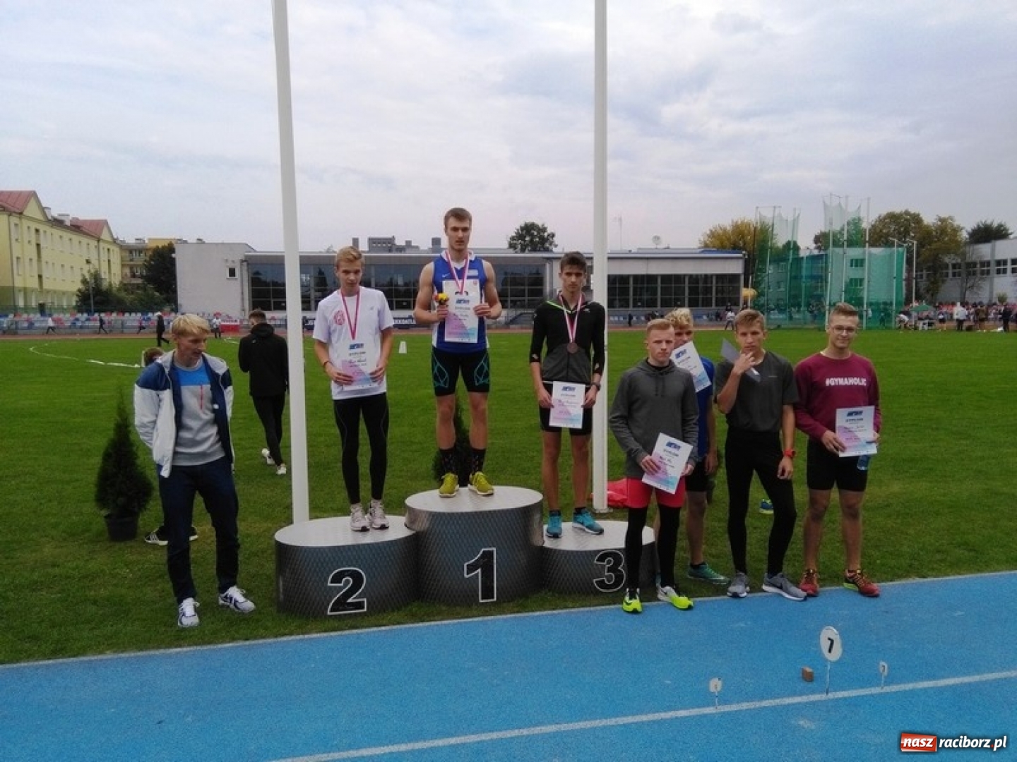 Zdjęcie w galerii na portalu naszraciborz.pl: Lekka atletyka. Dwa medale młodzików Gimnazjum Mistrzostwa Sportowego wiadomości z regionu