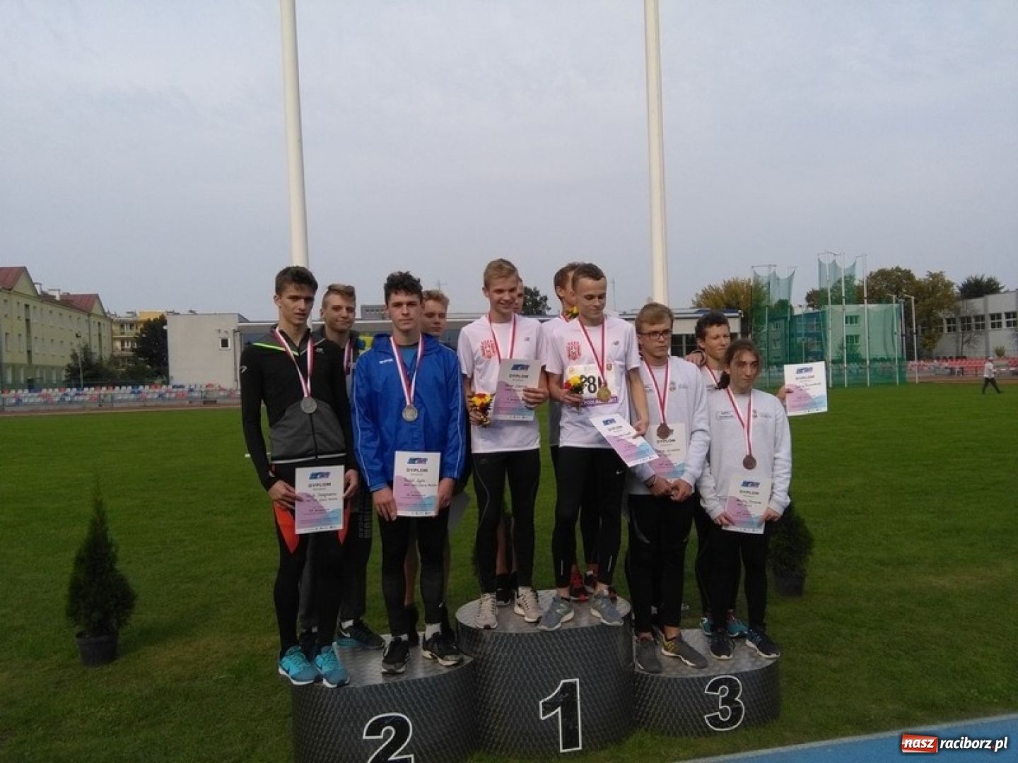 Zdjęcie w galerii na portalu naszraciborz.pl: Lekka atletyka. Dwa medale młodzików Gimnazjum Mistrzostwa Sportowego wiadomości z regionu