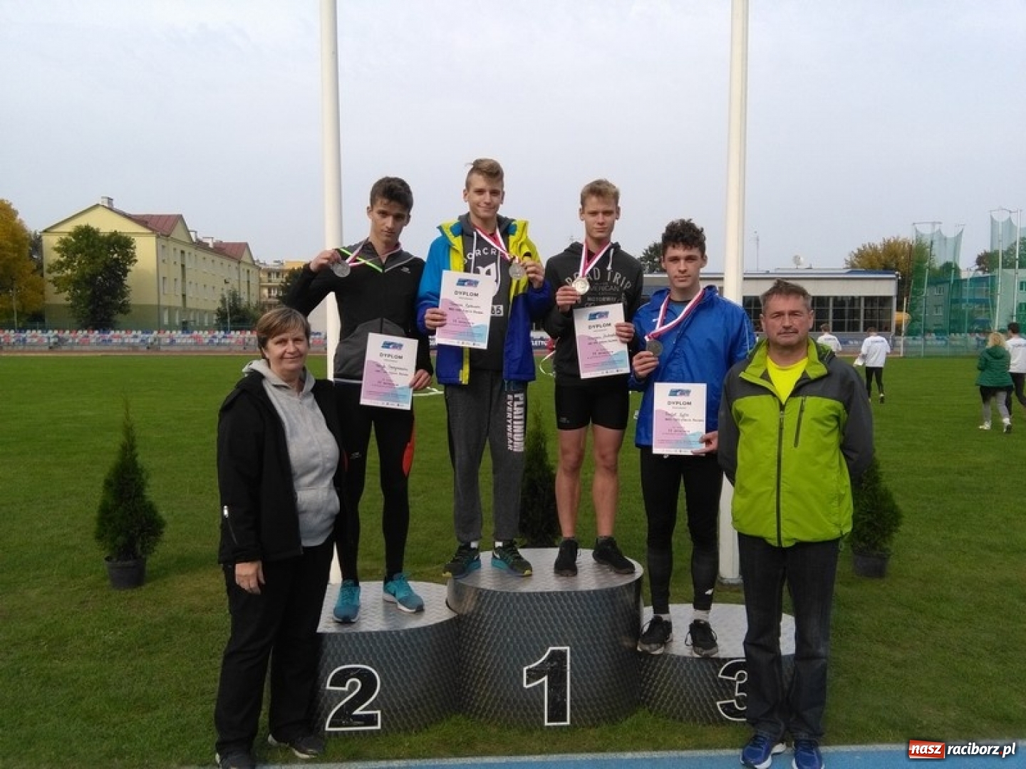 Zdjęcie w galerii na portalu naszraciborz.pl: Lekka atletyka. Dwa medale młodzików Gimnazjum Mistrzostwa Sportowego wiadomości z regionu