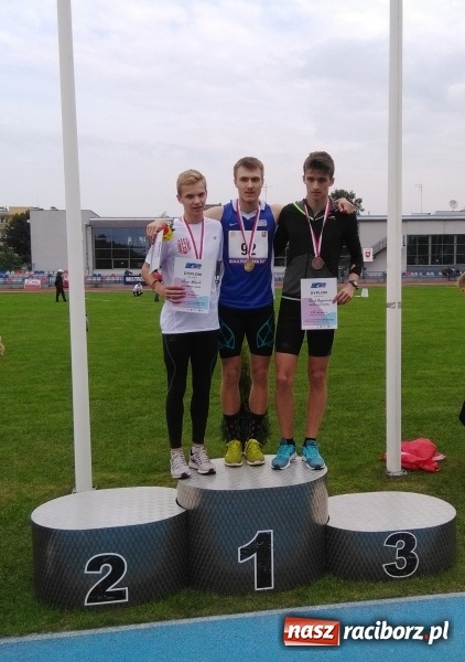 Zdjęcie w galerii na portalu naszraciborz.pl: Lekka atletyka. Dwa medale młodzików Gimnazjum Mistrzostwa Sportowego wiadomości z regionu