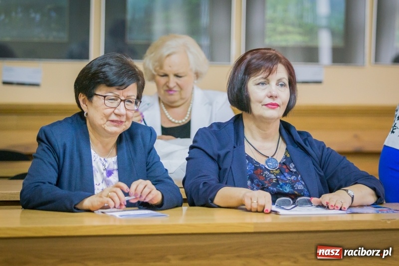 Zdjęcie w galerii na portalu naszraciborz.pl: Konferencja naukowa na 70-lecie kształcenia nauczycieli w murach raciborskiej Uczelni wiadomości z regionu