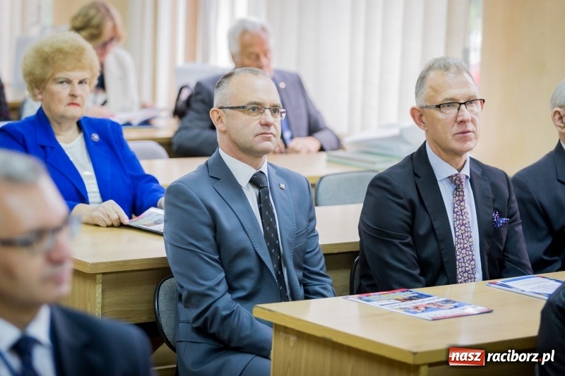 Zdjęcie w galerii na portalu naszraciborz.pl: Konferencja naukowa na 70-lecie kształcenia nauczycieli w murach raciborskiej Uczelni wiadomości z regionu