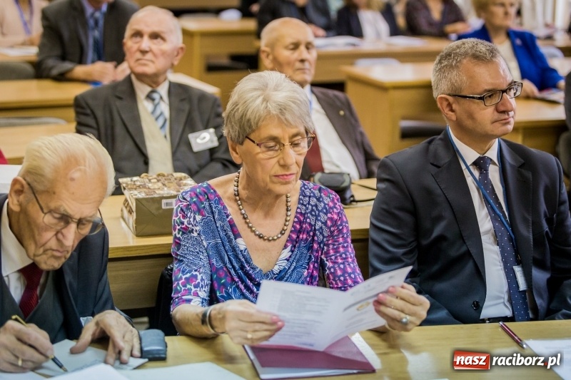 Zdjęcie w galerii na portalu naszraciborz.pl: Konferencja naukowa na 70-lecie kształcenia nauczycieli w murach raciborskiej Uczelni wiadomości z regionu