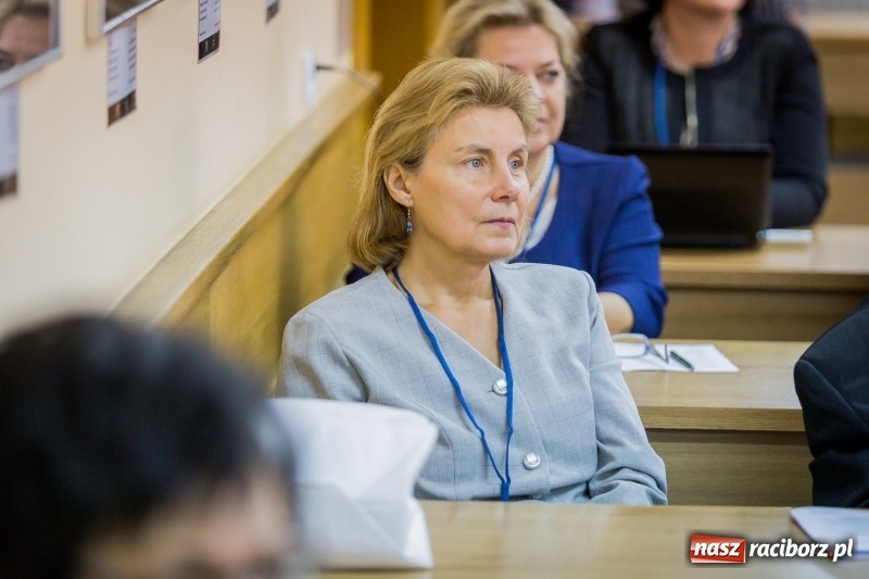 Zdjęcie w galerii na portalu naszraciborz.pl: Konferencja naukowa na 70-lecie kształcenia nauczycieli w murach raciborskiej Uczelni wiadomości z regionu