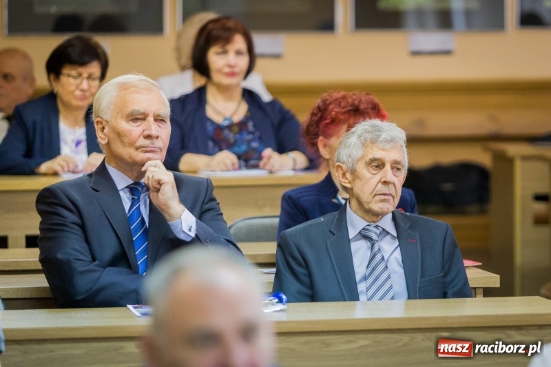 Zdjęcie w galerii na portalu naszraciborz.pl: Konferencja naukowa na 70-lecie kształcenia nauczycieli w murach raciborskiej Uczelni wiadomości z regionu