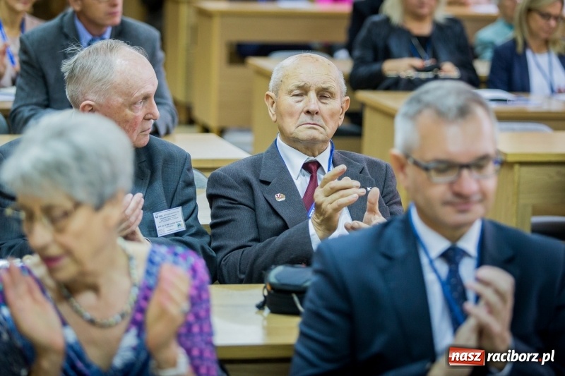 Zdjęcie w galerii na portalu naszraciborz.pl: Konferencja naukowa na 70-lecie kształcenia nauczycieli w murach raciborskiej Uczelni wiadomości z regionu