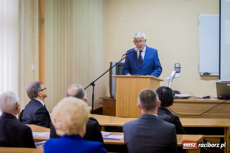 Zdjęcie w galerii na portalu naszraciborz.pl: Konferencja naukowa na 70-lecie kształcenia nauczycieli w murach raciborskiej Uczelni wiadomości z regionu