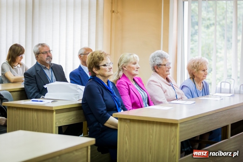 Zdjęcie w galerii na portalu naszraciborz.pl: Konferencja naukowa na 70-lecie kształcenia nauczycieli w murach raciborskiej Uczelni wiadomości z regionu