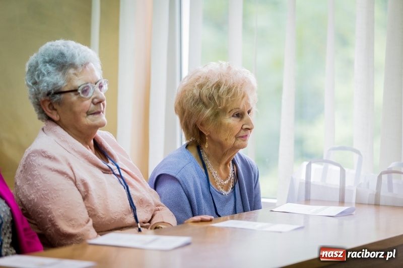 Zdjęcie w galerii na portalu naszraciborz.pl: Konferencja naukowa na 70-lecie kształcenia nauczycieli w murach raciborskiej Uczelni wiadomości z regionu