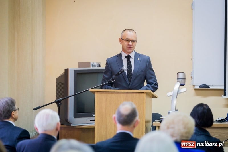 Zdjęcie w galerii na portalu naszraciborz.pl: Konferencja naukowa na 70-lecie kształcenia nauczycieli w murach raciborskiej Uczelni wiadomości z regionu